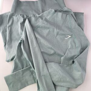 GYM SHARK LEGGING AND CROPPED TOP SIZE L